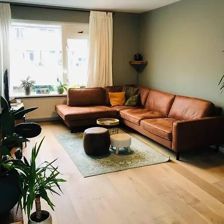 Compleet Huis In Apartment *